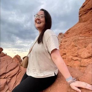 Meet your Posher, Catie